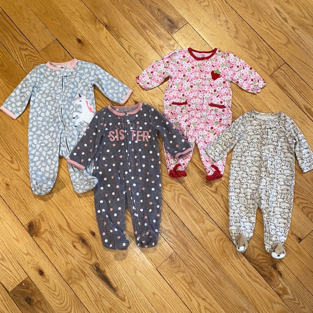 Bundle of 4 baby girl sleepers size 3 Months